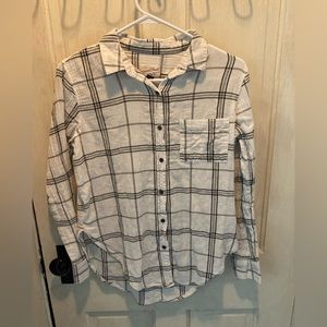 Universal Threads button down shirt